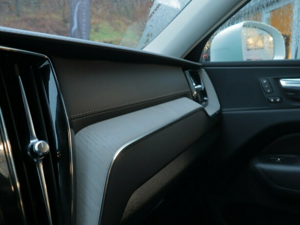 volvo-xc-60-elektrisitetbensin-2019-big-19