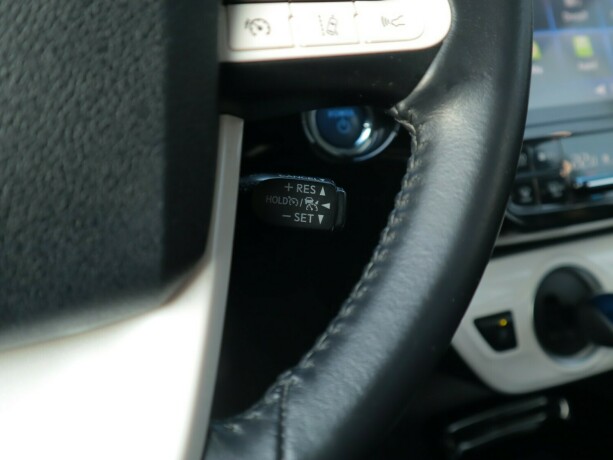 toyota-prius-elektrisitetbensin-2018-big-18