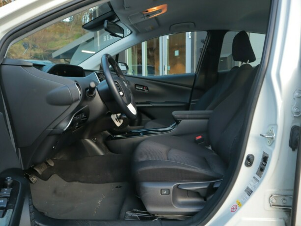 toyota-prius-elektrisitetbensin-2018-big-6