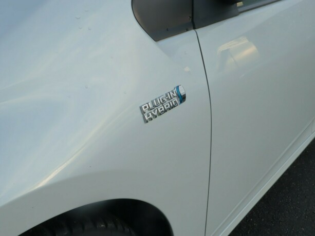 toyota-prius-elektrisitetbensin-2018-big-19