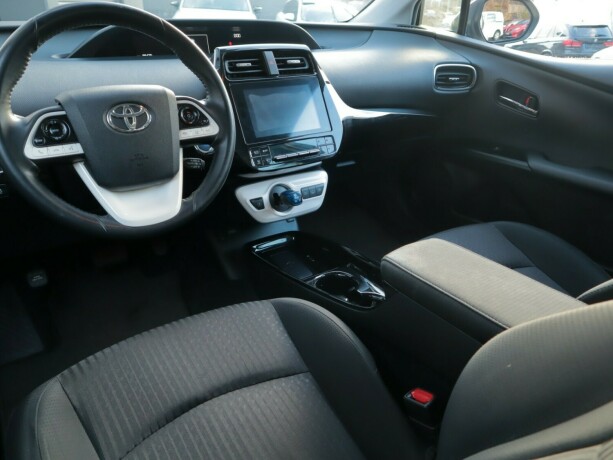 toyota-prius-elektrisitetbensin-2018-big-8