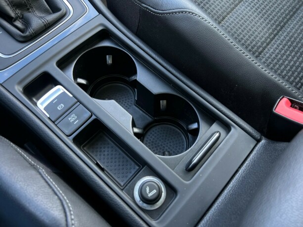 volkswagen-golf-diesel-2014-big-23