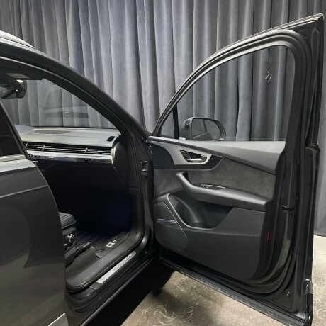 audi-q7-elektrisitetdiesel-2017-big-25