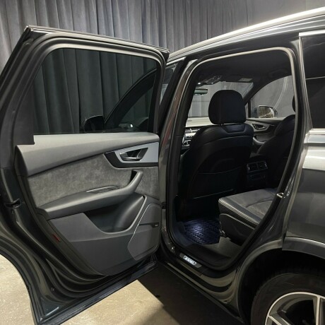 audi-q7-elektrisitetdiesel-2017-big-23