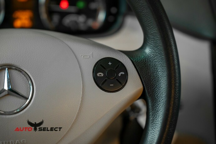 mercedes-benz-vito-diesel-2013-big-42