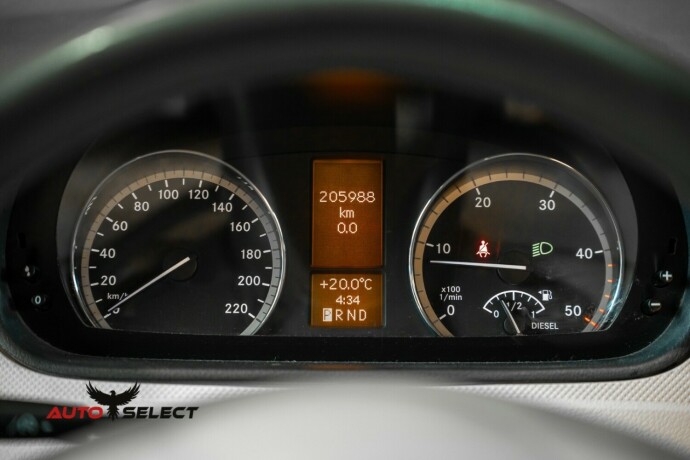 mercedes-benz-vito-diesel-2013-big-41