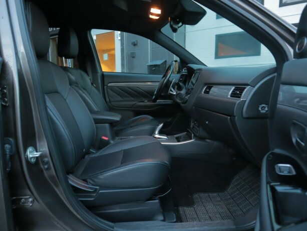 mitsubishi-outlander-elektrisitetbensin-2019-big-6