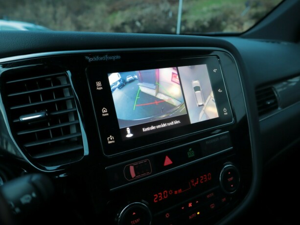 mitsubishi-outlander-elektrisitetbensin-2019-big-13