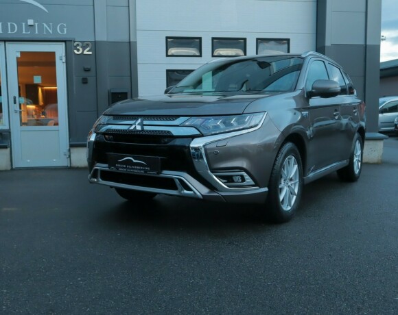 mitsubishi-outlander-elektrisitetbensin-2019-big-2