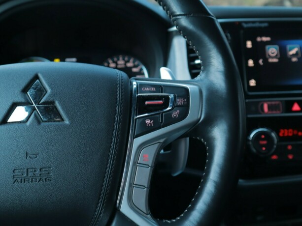 mitsubishi-outlander-elektrisitetbensin-2019-big-16