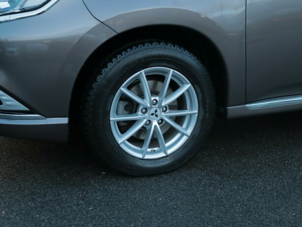 mitsubishi-outlander-elektrisitetbensin-2019-big-11