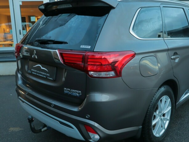 mitsubishi-outlander-elektrisitetbensin-2019-big-5