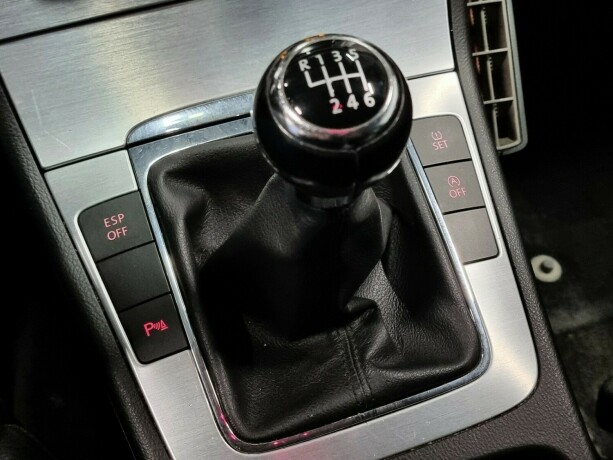 volkswagen-passat-cc-diesel-2010-big-18