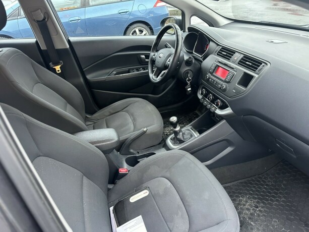 kia-rio-bensin-2013-big-7
