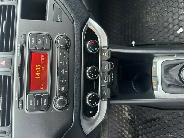 kia-rio-bensin-2013-big-8