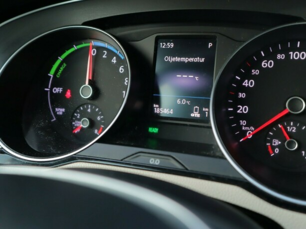 volkswagen-passat-elektrisitetbensin-2017-big-29