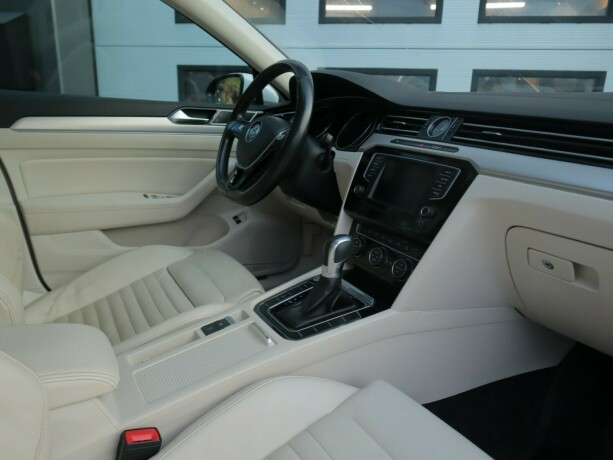 volkswagen-passat-elektrisitetbensin-2017-big-10