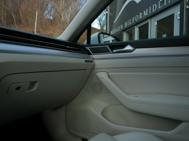 volkswagen-passat-elektrisitetbensin-2017-big-17