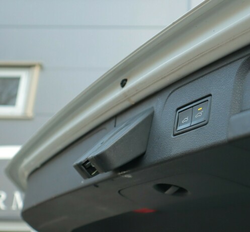 volkswagen-passat-elektrisitetbensin-2017-big-23