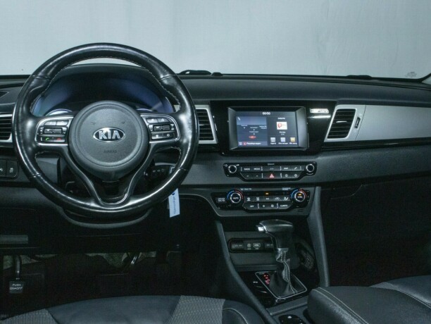 kia-niro-elektrisitetbensin-2017-big-54
