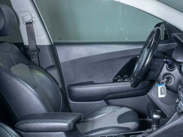 kia-niro-elektrisitetbensin-2017-big-27