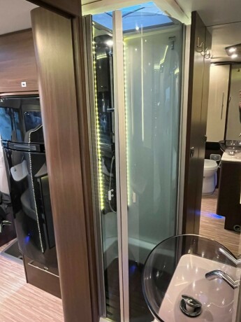 benimar-aristeo-694-queensbed-senkeseng-truma-6eh-stort-kj248leskap-fuktgasstest-tilstandsrapport-diesel-2015-big-53