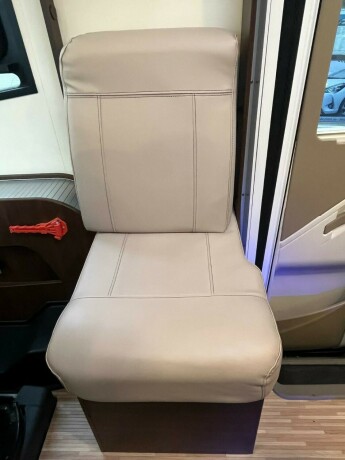 benimar-aristeo-694-queensbed-senkeseng-truma-6eh-stort-kj248leskap-fuktgasstest-tilstandsrapport-diesel-2015-big-28