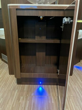 benimar-aristeo-694-queensbed-senkeseng-truma-6eh-stort-kj248leskap-fuktgasstest-tilstandsrapport-diesel-2015-big-52