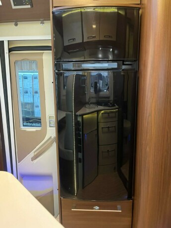 benimar-aristeo-694-queensbed-senkeseng-truma-6eh-stort-kj248leskap-fuktgasstest-tilstandsrapport-diesel-2015-big-40