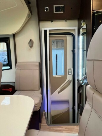 benimar-aristeo-694-queensbed-senkeseng-truma-6eh-stort-kj248leskap-fuktgasstest-tilstandsrapport-diesel-2015-big-27