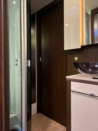 benimar-aristeo-694-queensbed-senkeseng-truma-6eh-stort-kj248leskap-fuktgasstest-tilstandsrapport-diesel-2015-big-68