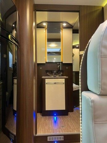 benimar-aristeo-694-queensbed-senkeseng-truma-6eh-stort-kj248leskap-fuktgasstest-tilstandsrapport-diesel-2015-big-46