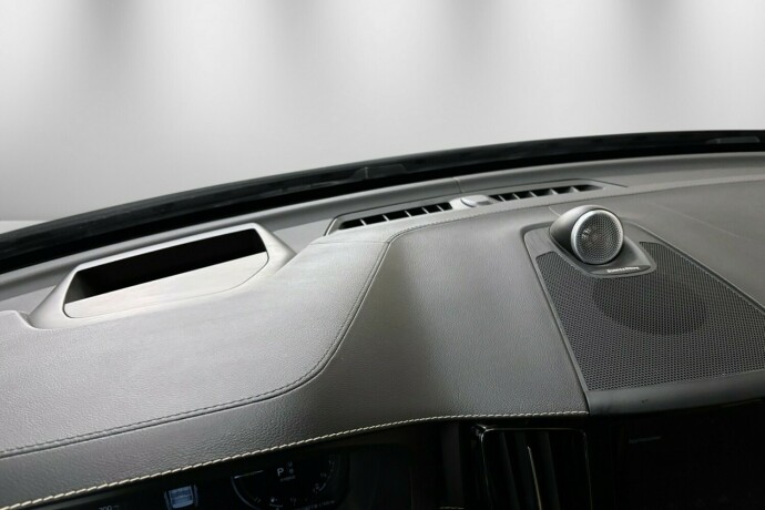 volvo-xc-60-plug-in-petrol-2019-big-27