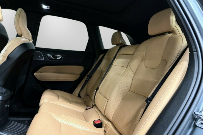 volvo-xc-60-plug-in-petrol-2019-big-15