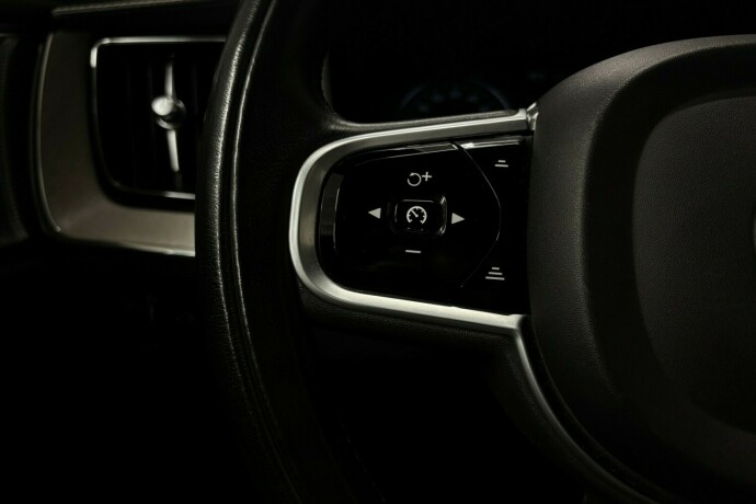 volvo-xc-60-plug-in-petrol-2019-big-19