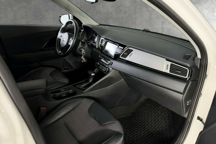 kia-niro-elektrisitetbensin-2017-big-15