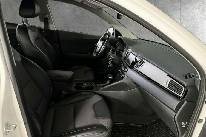 kia-niro-elektrisitetbensin-2017-big-17