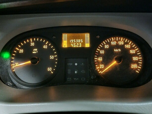 opel-vivaro-diesel-2006-big-10