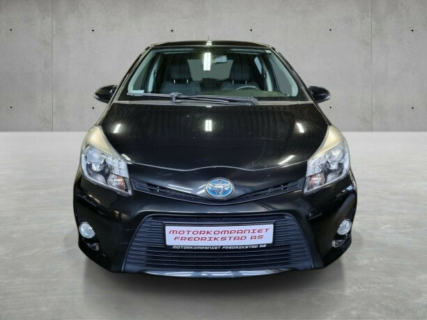 toyota-yaris-bensin-2014-big-1