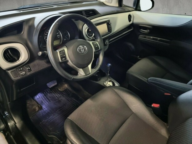 toyota-yaris-bensin-2014-big-9