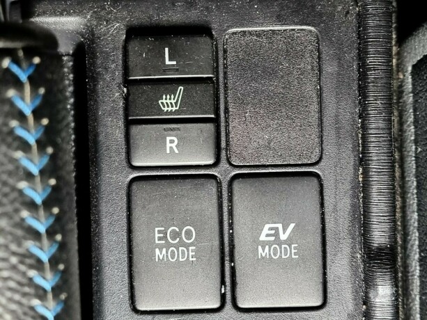 toyota-yaris-bensin-2014-big-25