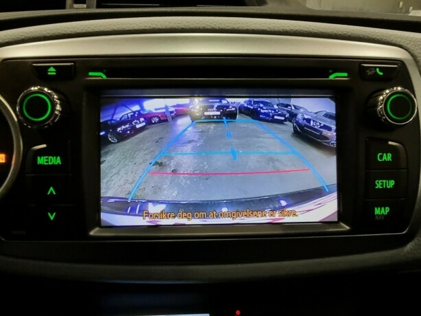 toyota-yaris-bensin-2014-big-15