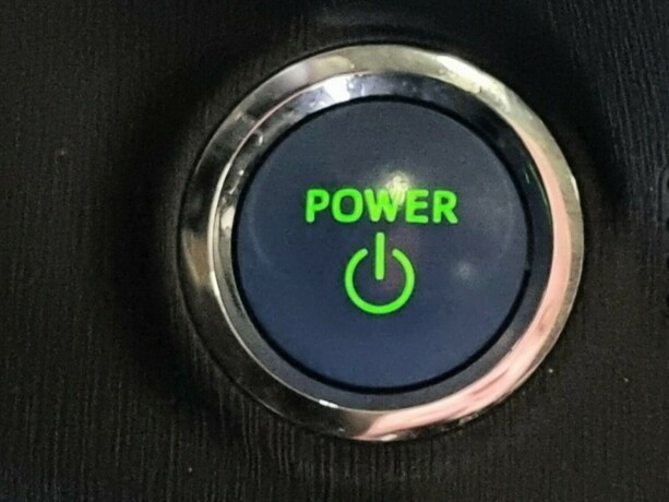 toyota-yaris-bensin-2014-big-23