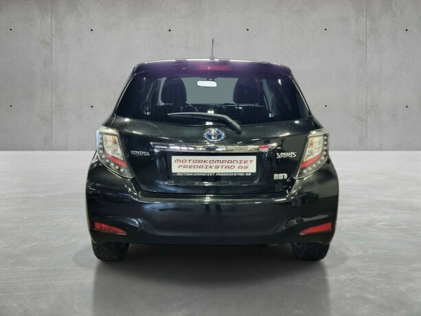 toyota-yaris-bensin-2014-big-5