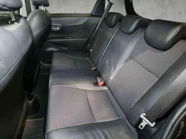 toyota-yaris-bensin-2014-big-11