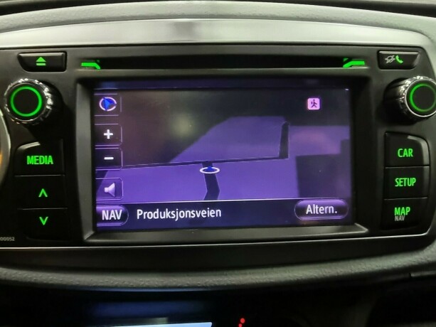 toyota-yaris-bensin-2014-big-17