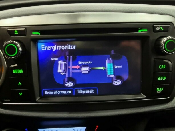 toyota-yaris-bensin-2014-big-19