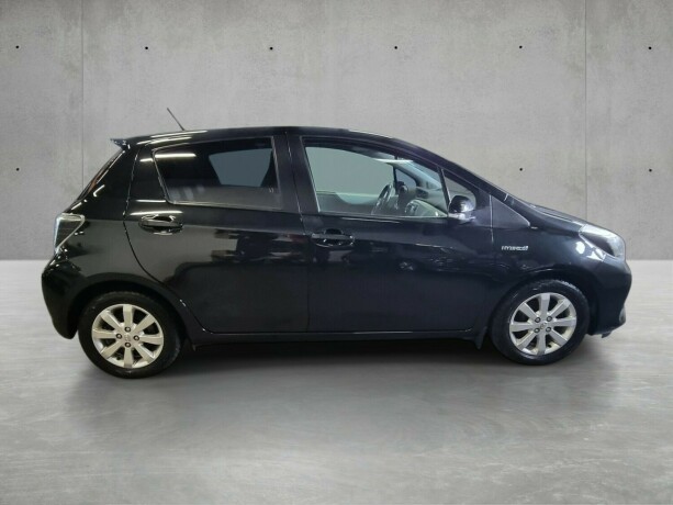 toyota-yaris-bensin-2014-big-7