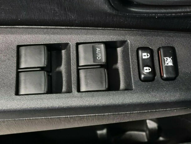 toyota-yaris-bensin-2014-big-24