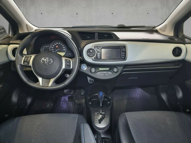 toyota-yaris-bensin-2014-big-8